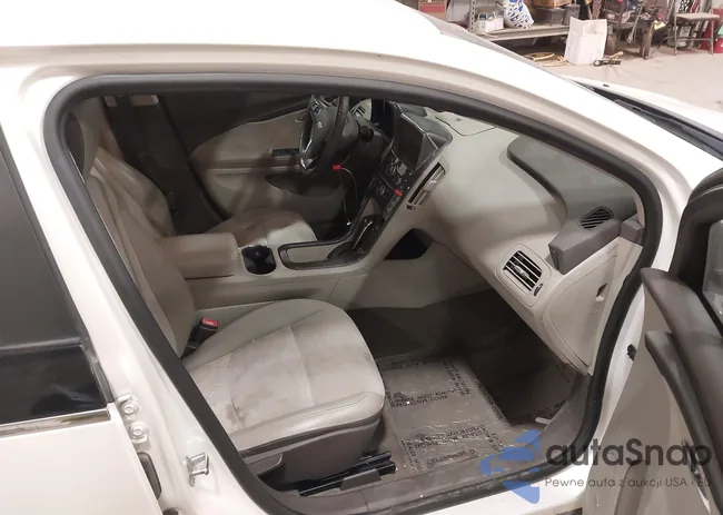 1G1RB6E46DU112650: 44319293