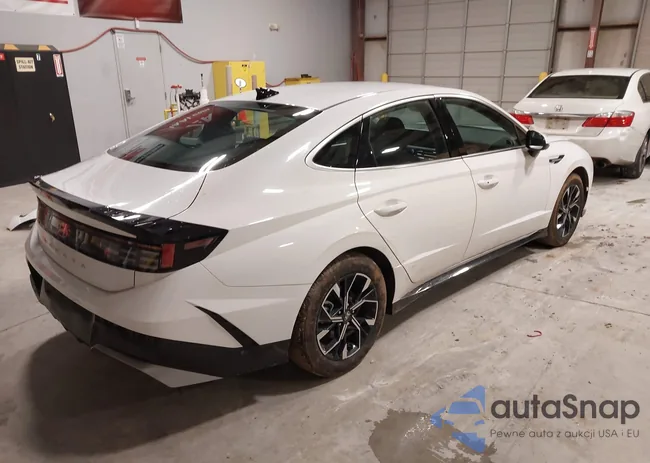 KMHL64JA3SA507395: 44319380