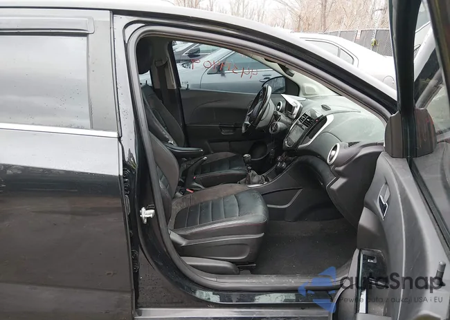 1G1JH6SB7F4138658: 44319409