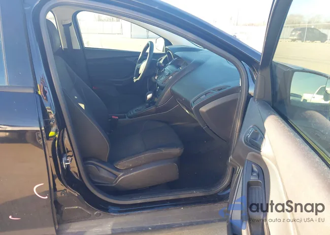 1FADP3E2XJL222740: 44318683