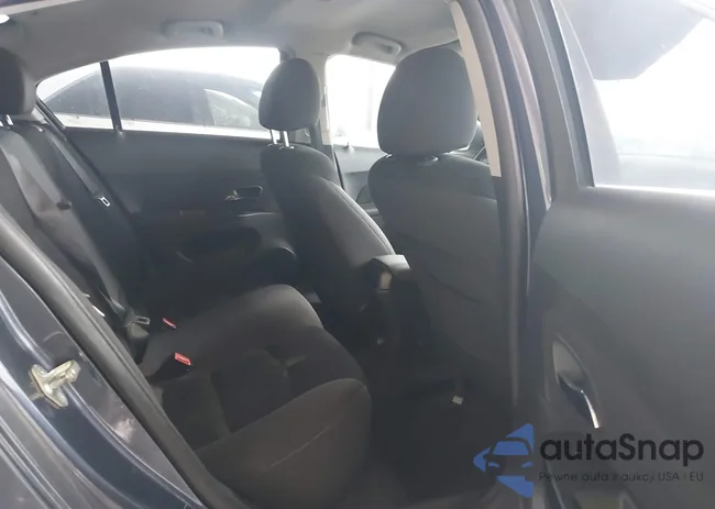 1G1PC5SB1E7106031: 44318733