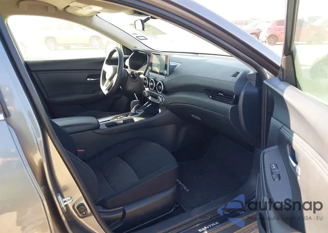 3N1AB8CV4RY208828: 44318928