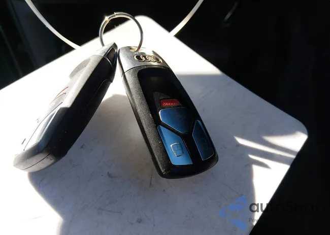 WA1LAAF77HD021740: 44320123