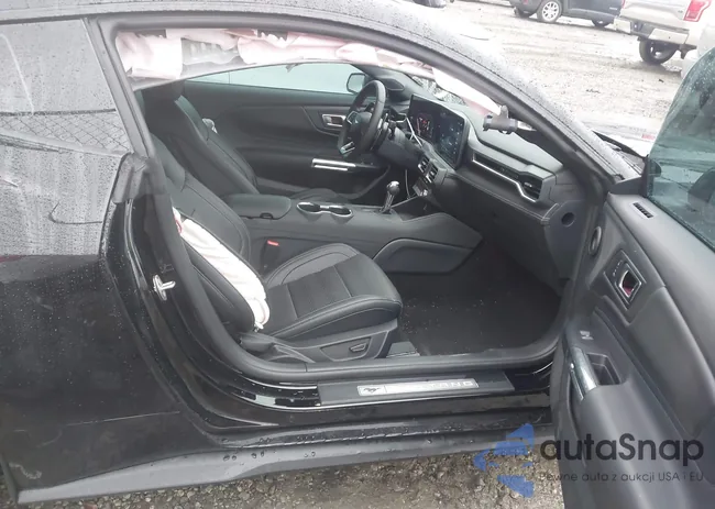 1FA6P8CF0S5416338: 44320155