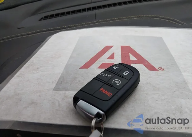 1C4RJECG6JC168557: 44320195