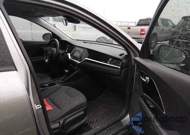 KNDCB3LC7N5527395: 44320220