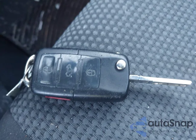 3VWJZ7AJXAM003865: 44320246