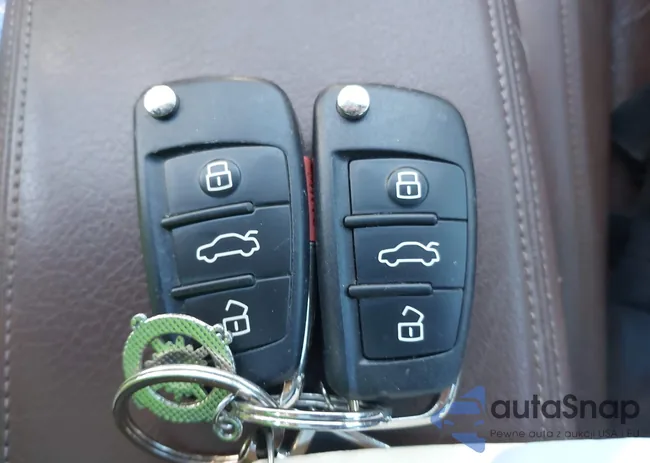 WAUB8GFF6J1087045: 44320320