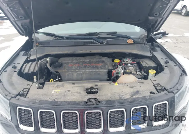 3C4NJCCB9LT152724: 44320393