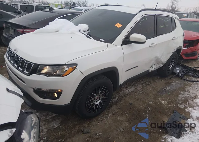 3C4NJDBB5JT176586: 44320479