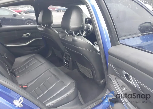 WBA5R1C54KAJ99637: 44319752