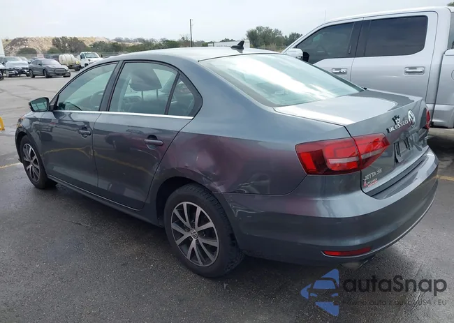 3VWDB7AJ3HM415475: 44319890