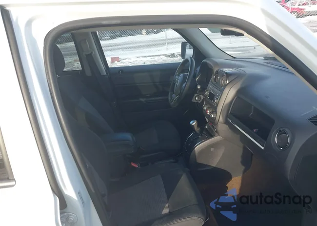 1C4NJRBB5ED911043: 44319902