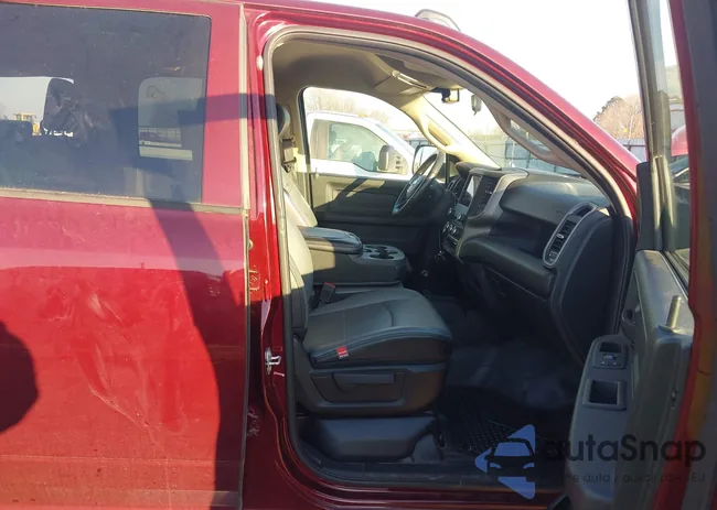 3C6UR5CJ7LG303938: 44321024