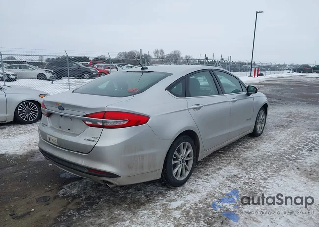 3FA6P0LU2HR325108: 44321472