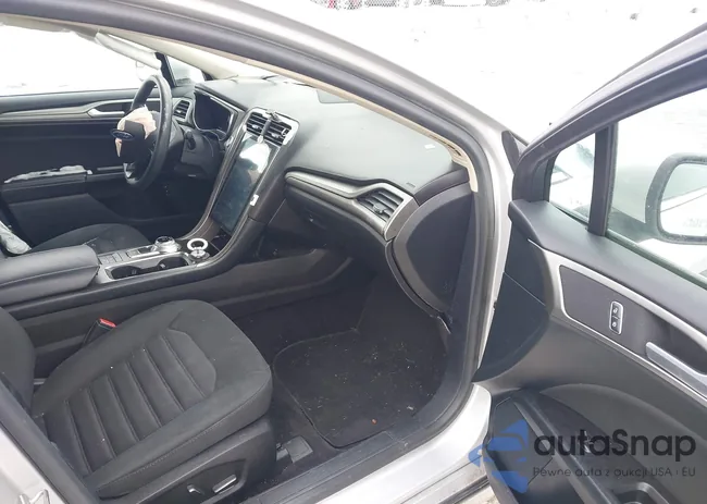 3FA6P0LU2HR325108: 44321472