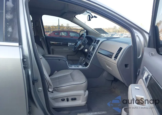 2LMDU68C98BJ39139: 44321554