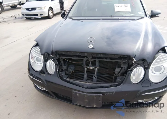 WDBUF56X88B188833: 44321588