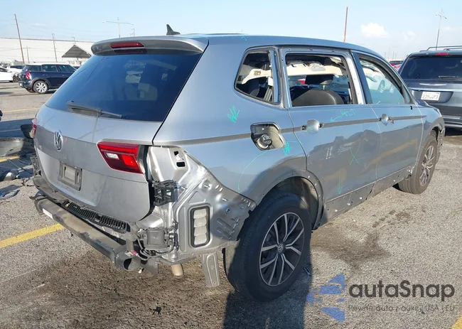 3VV3B7AX5MM067886: 44320677