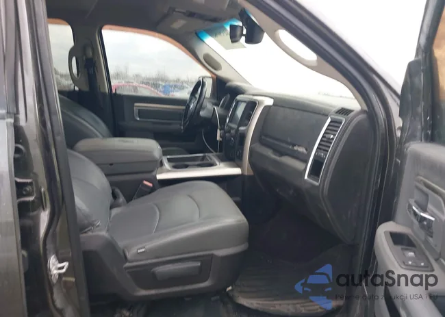 3C6RR7LT5HG574944: 44320782