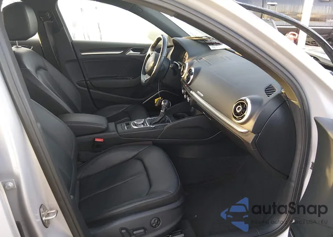 WAUE8GFF1G1067601: 44320859