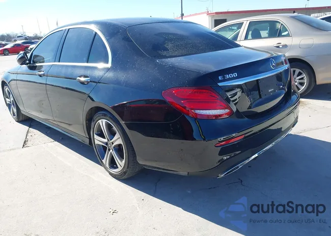 WDDZF4JB8KA600698: 44322426