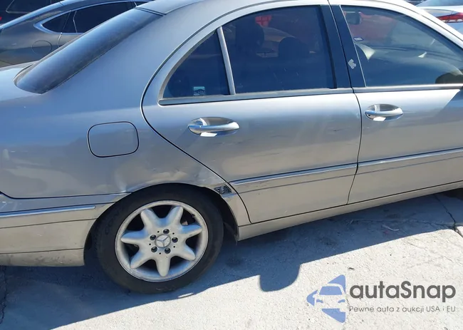 WDBRF61J13A504814: 44322485