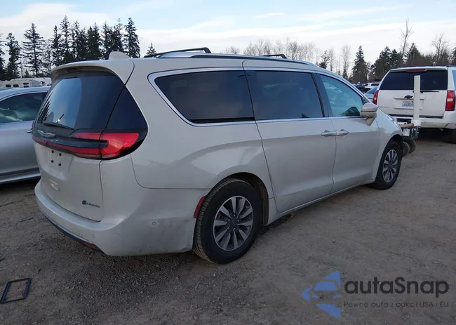 2C4RC1L79MR540844: 44321644