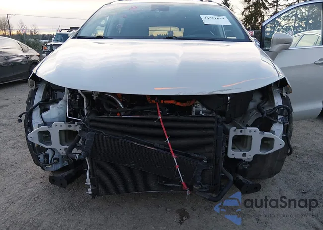 2C4RC1L79MR540844: 44321644