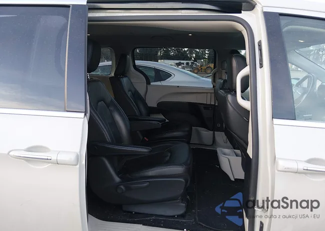 2C4RC1L79MR540844: 44321644