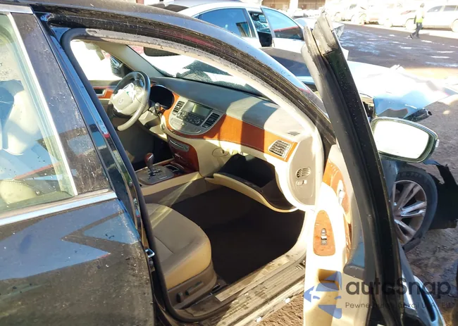 KMHGC4DD1EU260588: 44321820