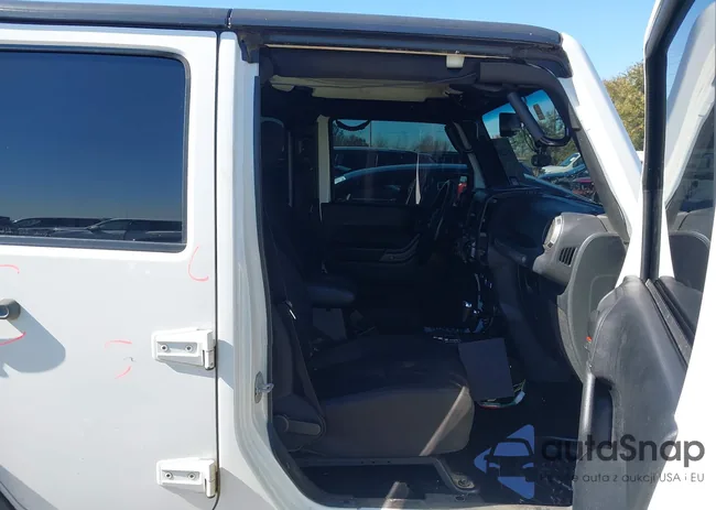 1C4BJWDG8GL178943: 44323041