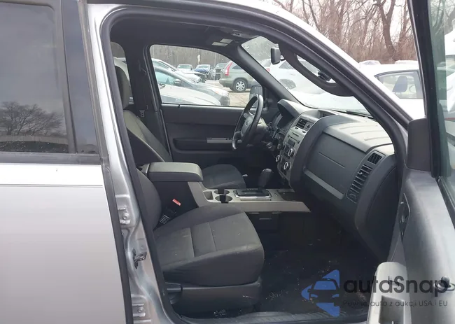 1FMCU0D76BKA87043: 44323070