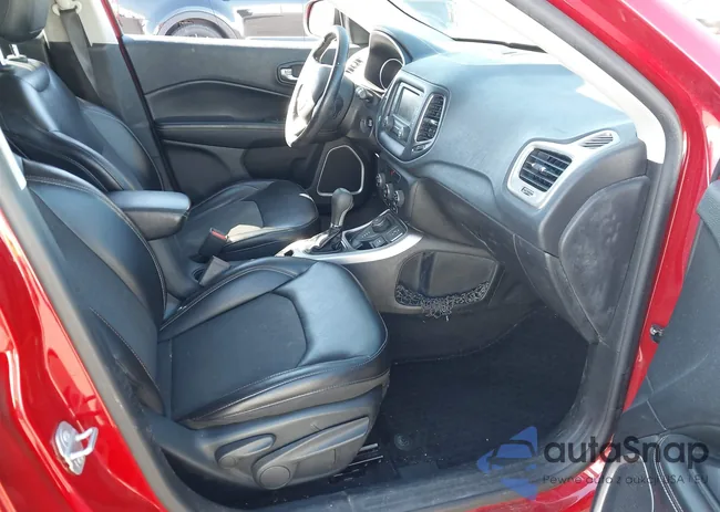 3C4NJDBB7JT262661: 44323148