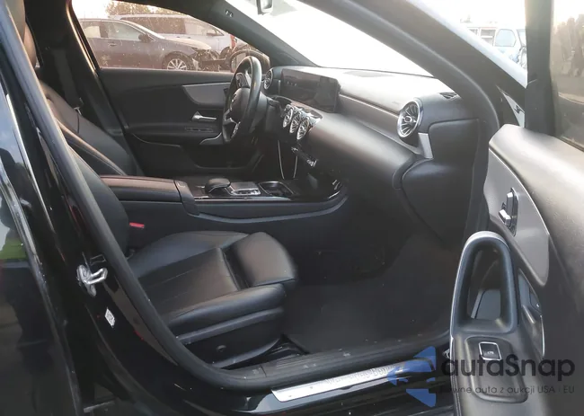 W1K3G4EB5LW042925: 44323202