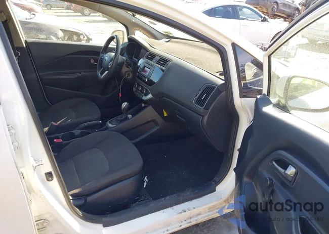 KNADM4A3XG6623328: 44323211