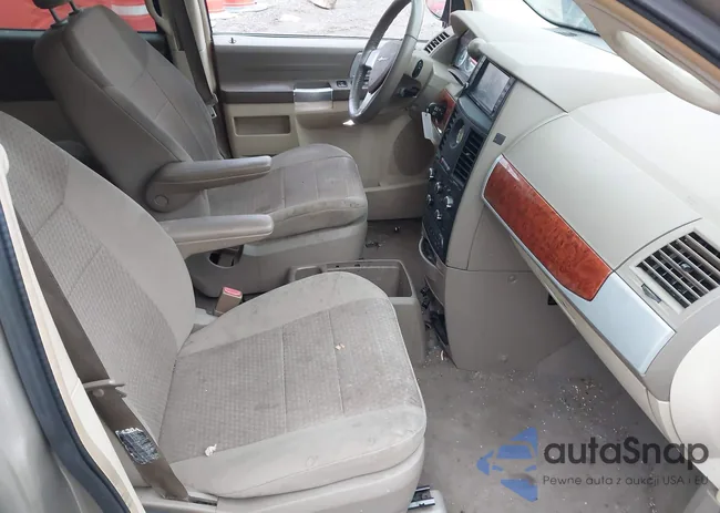 2A8HR54PX8R710076: 44323358