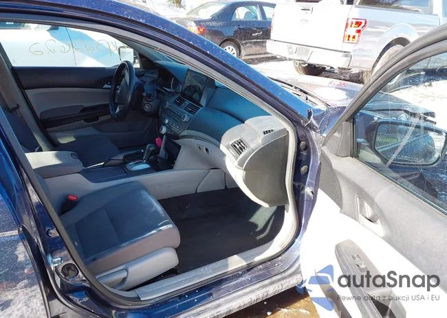 1HGCP2F32BA040116: 44322622