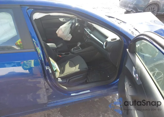 3KPF24AD1RE808729: 44322649