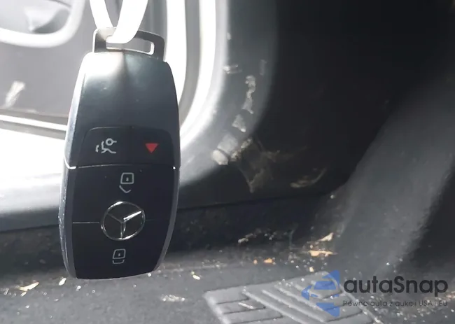 WDDWF8DB2LR526946: 44322783