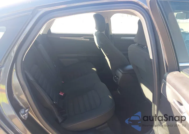 3FA6P0LU5KR174465: 44323973