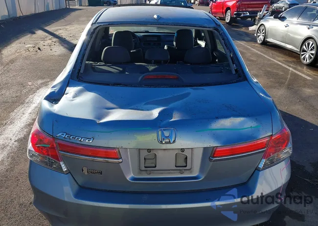 1HGCP2F81BA153132: 44323996