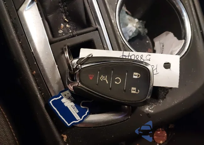 3GNAXJEV4JS588044: 44324100