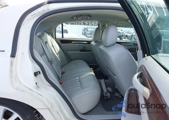 1LNHM81WX6Y608140: 44324117