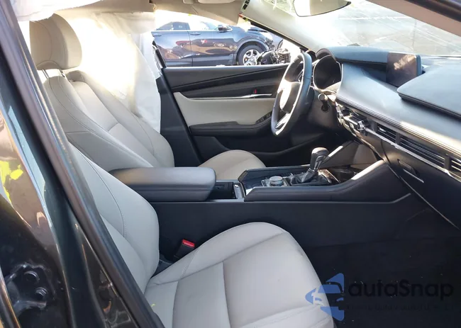 3MZBPACMXRM434829: 44324118