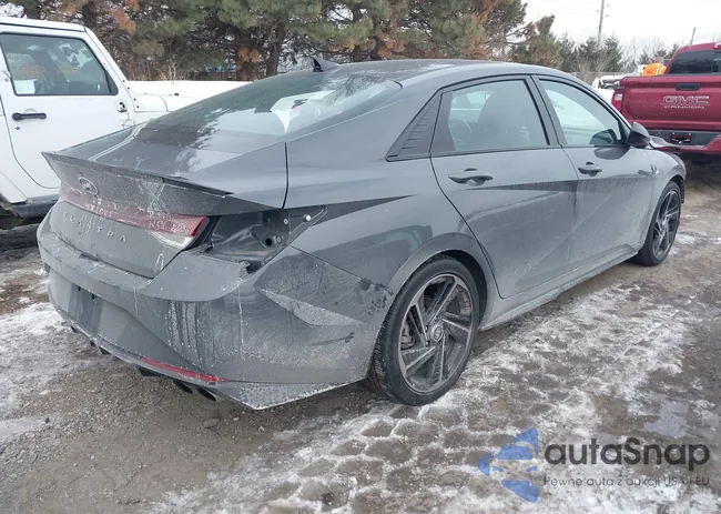 KMHLR4AFXPU619829: 44324145