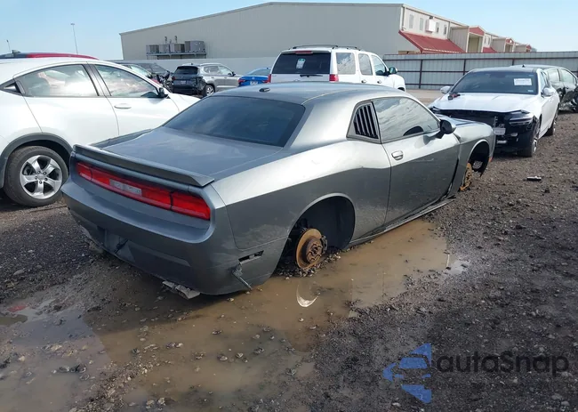 2C3CDYBT9CH281176: 44324379