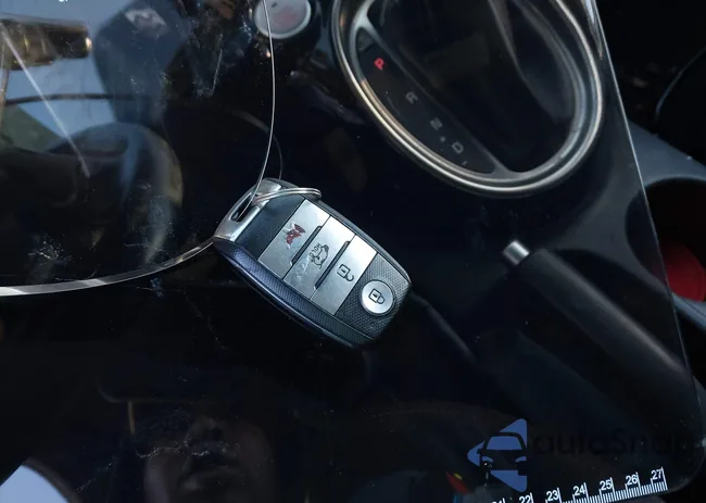 KNDJP3A56K7666303: 44324381