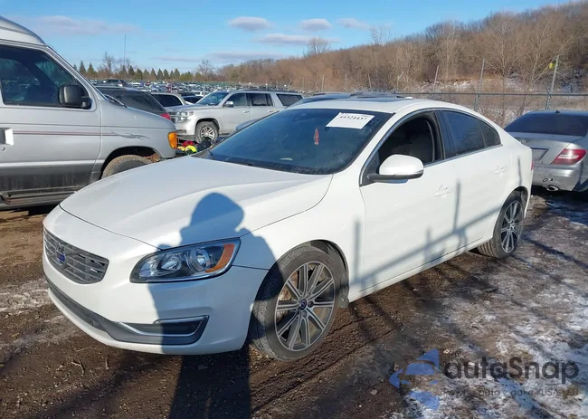 YV149MFK8F1353395: 44324437