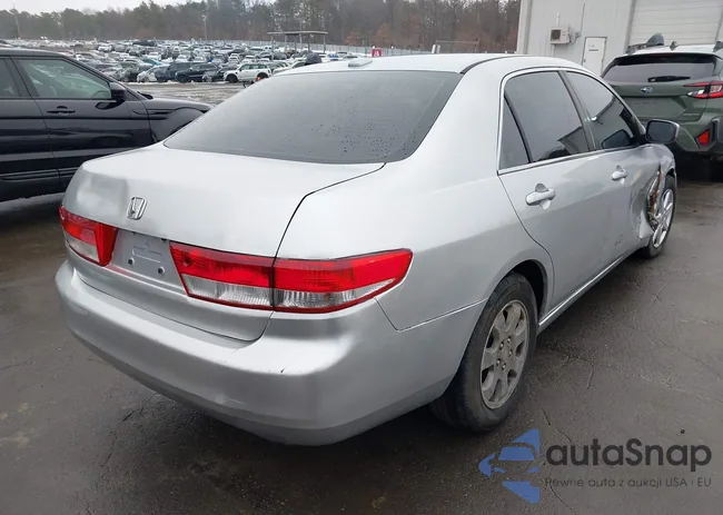 1HGCM66524A051301: 44324443